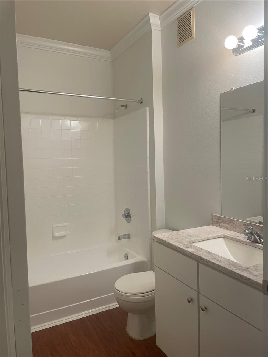 Image 18 of 31 For 18127 Sterling Gate Circle 18127
