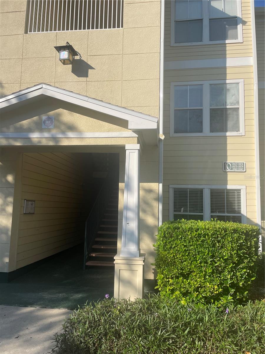 Image 2 of 31 For 18127 Sterling Gate Circle 18127