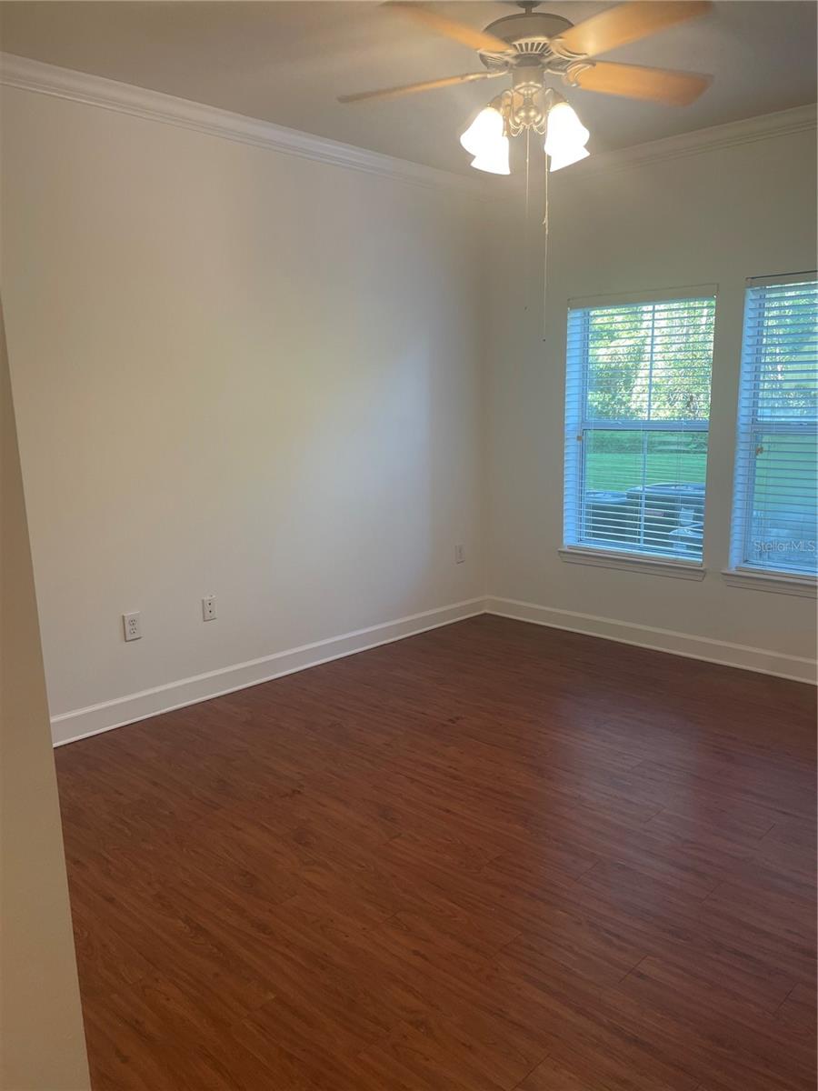 Image 21 of 31 For 18127 Sterling Gate Circle 18127