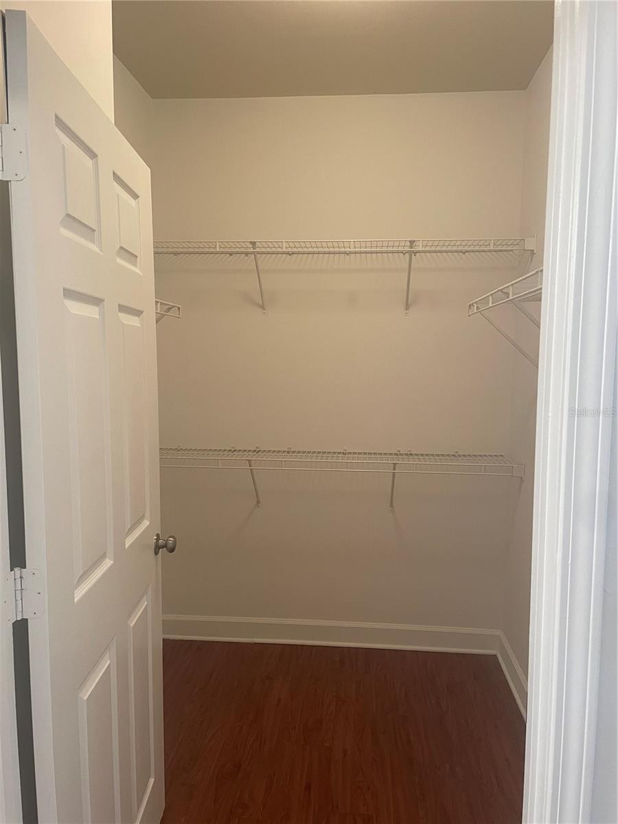Image 23 of 31 For 18127 Sterling Gate Circle 18127