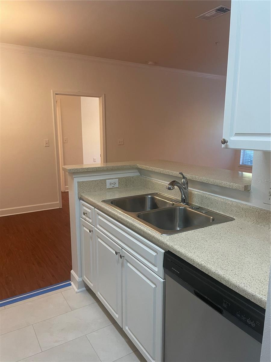 Image 8 of 31 For 18127 Sterling Gate Circle 18127