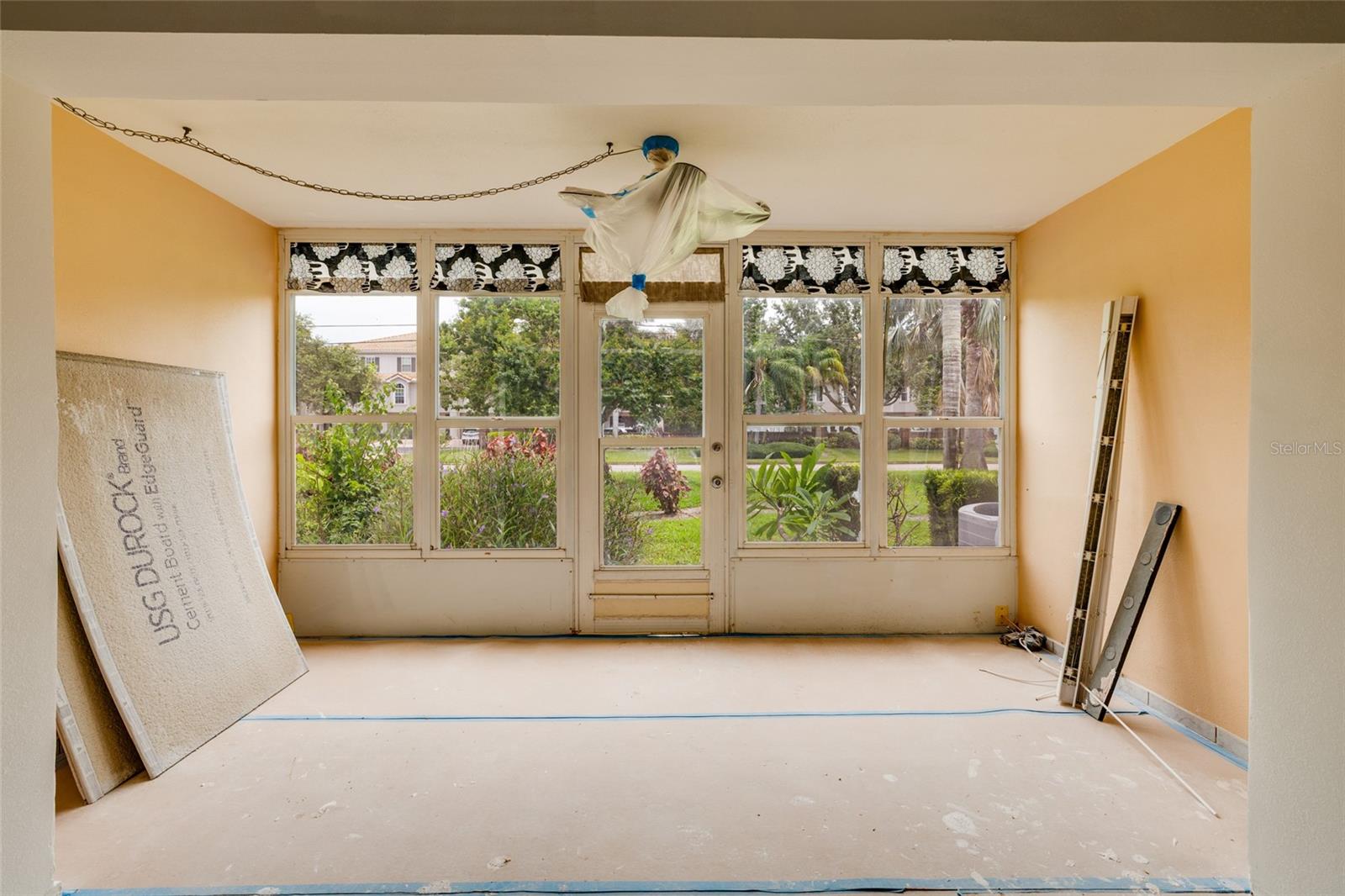 Image 11 of 42 For 4580 Overlook Drive Ne 190