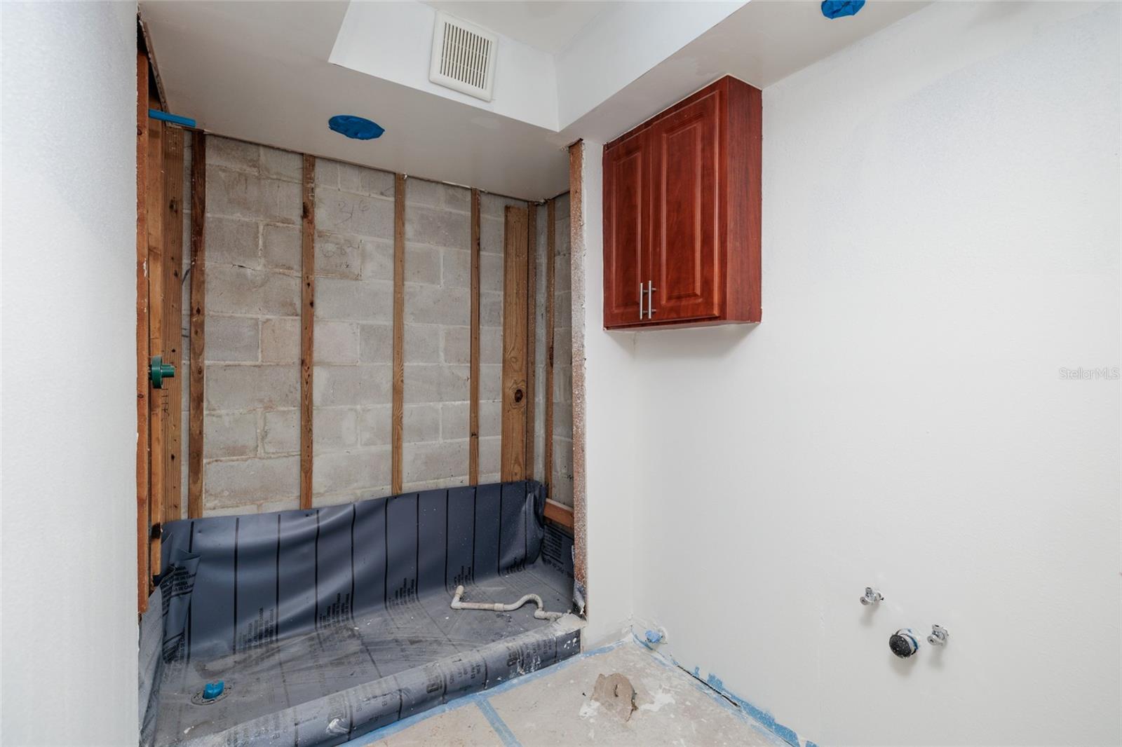 Image 17 of 42 For 4580 Overlook Drive Ne 190