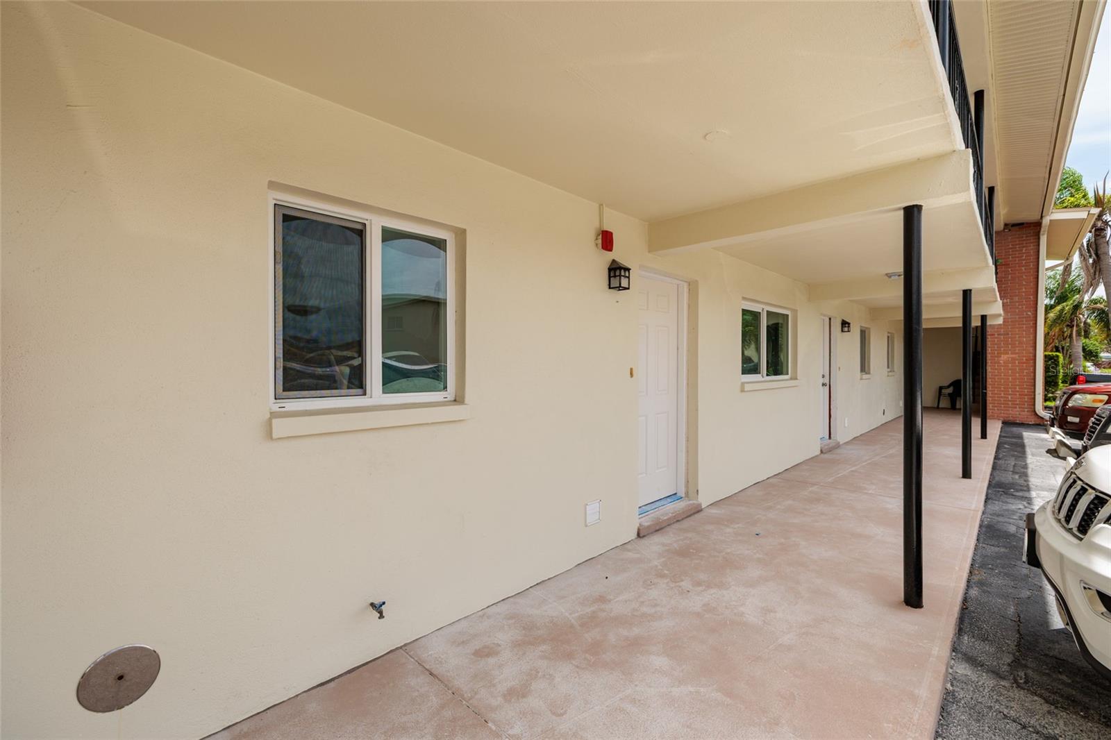 Image 7 of 42 For 4580 Overlook Drive Ne 190