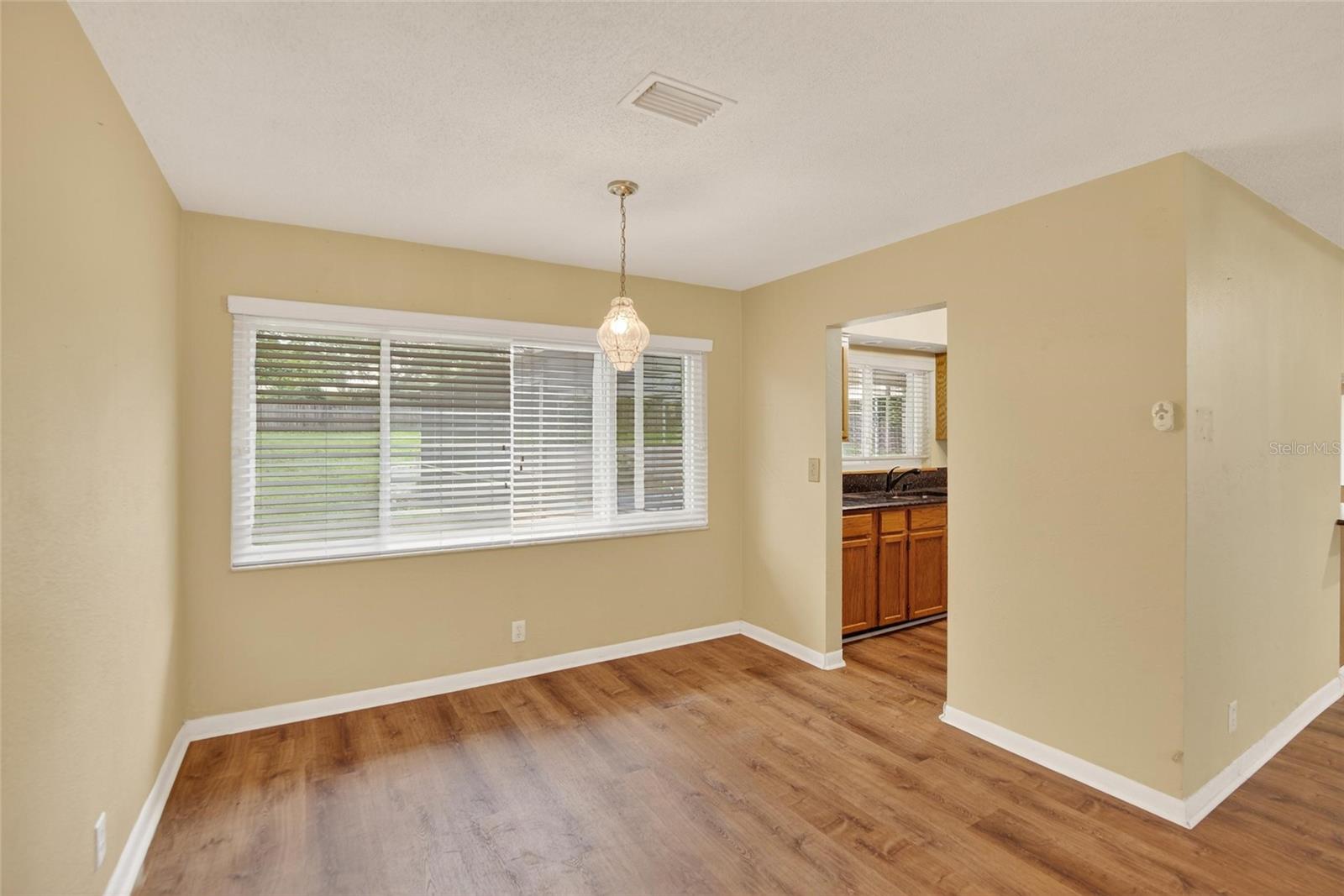 Image 11 of 52 For 12325 Green Oak Lane