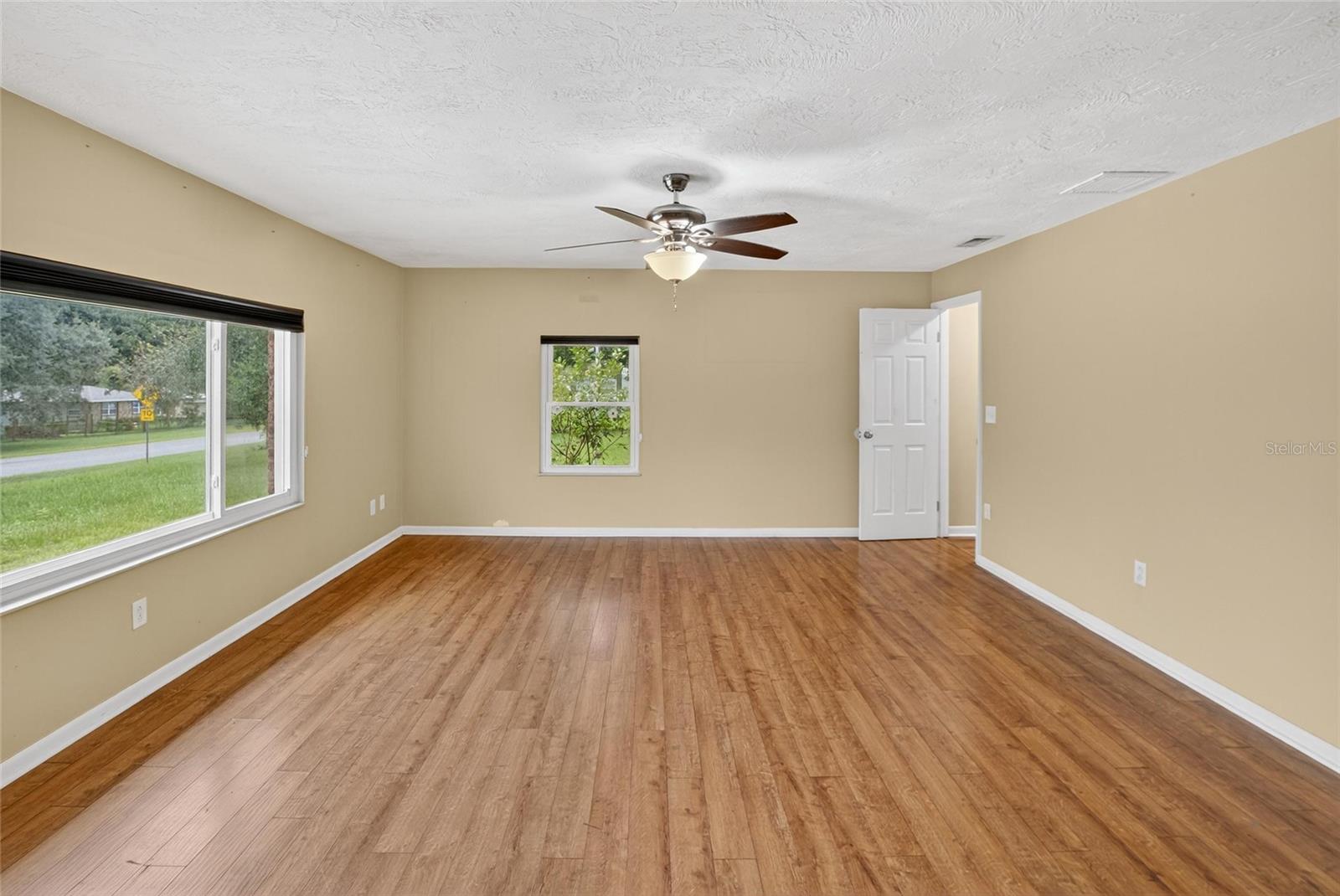 Image 22 of 52 For 12325 Green Oak Lane
