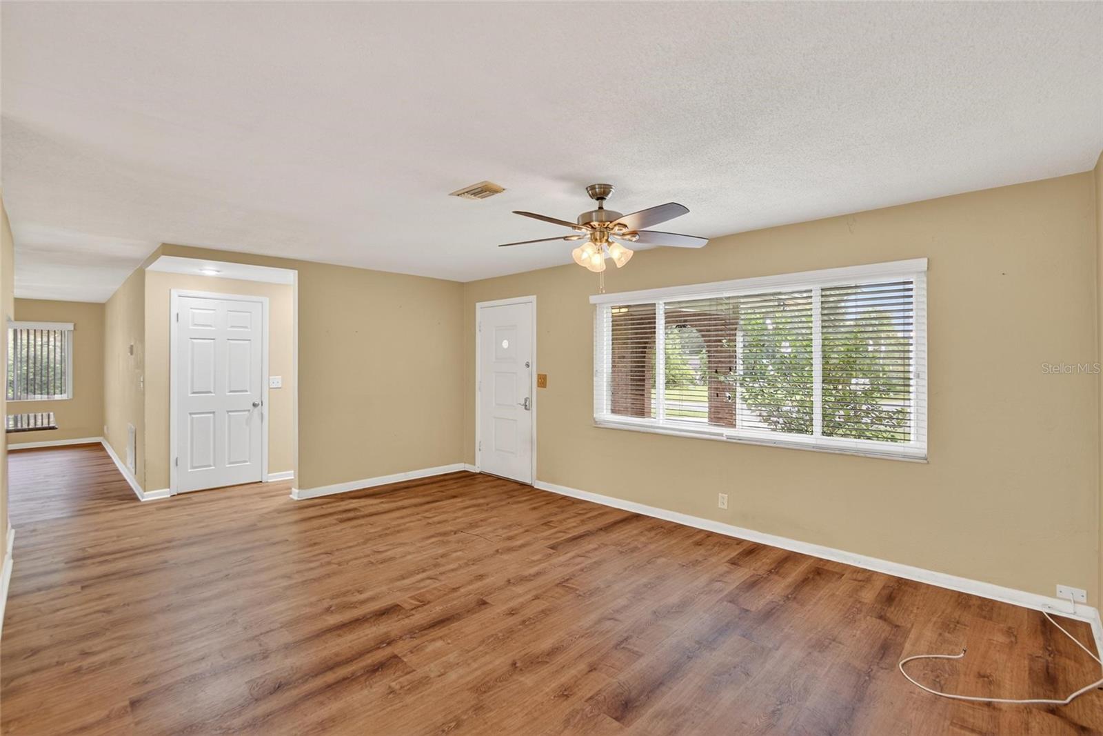 Image 8 of 52 For 12325 Green Oak Lane