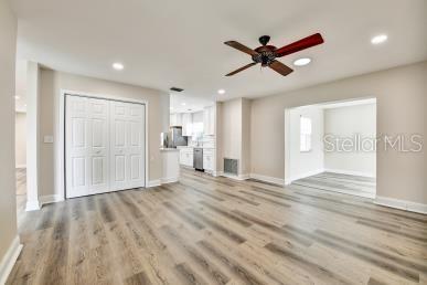 Listing photo id 8 for 8403 Lopez Drive