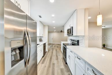 Listing photo id 12 for 8403 Lopez Drive