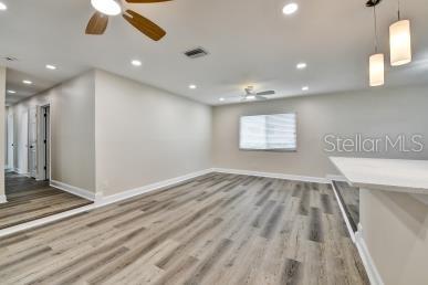 Listing photo id 5 for 8403 Lopez Drive
