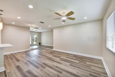 Listing photo id 6 for 8403 Lopez Drive