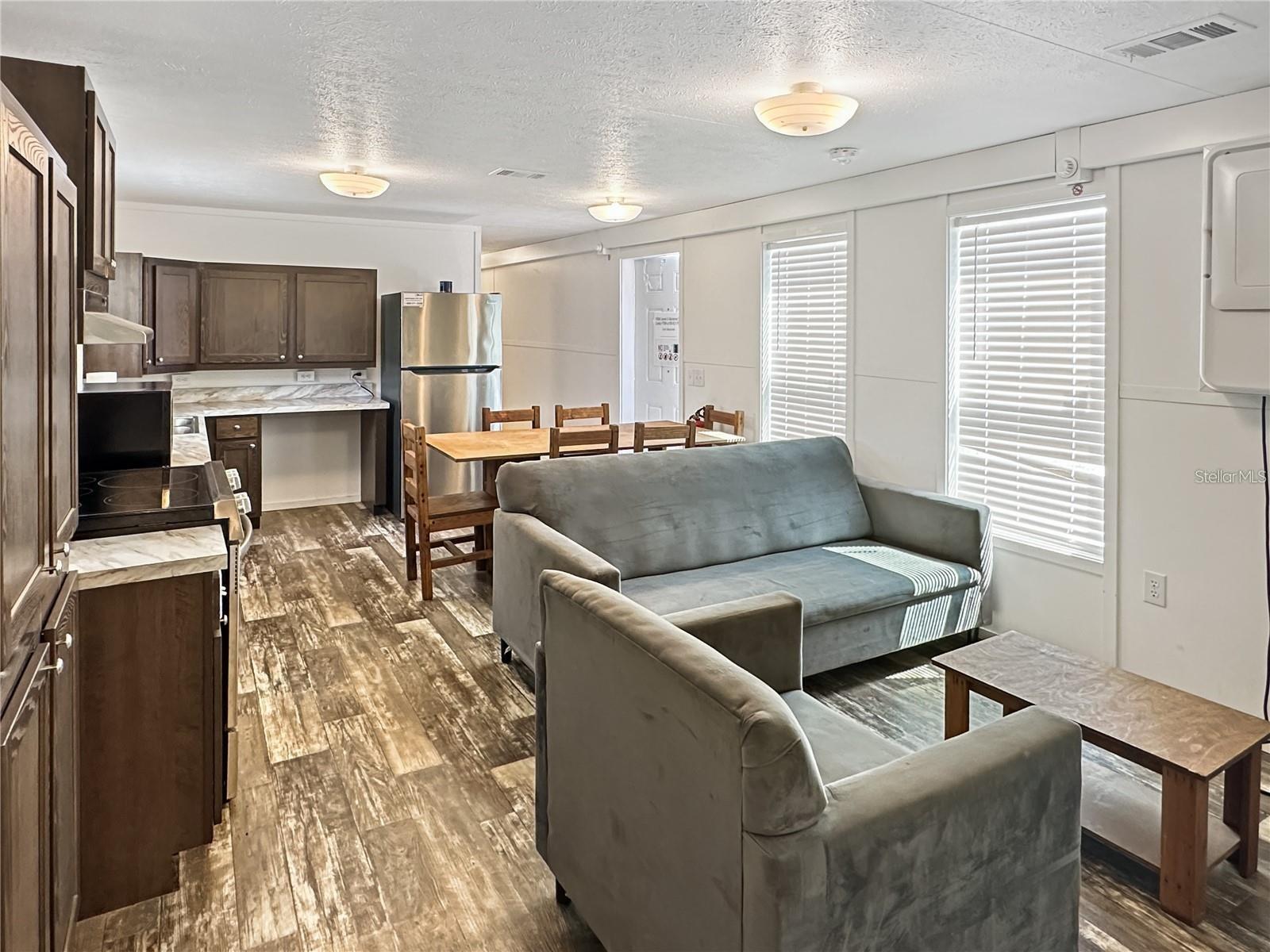 Image 3 of 13 For 2945 2nd Court