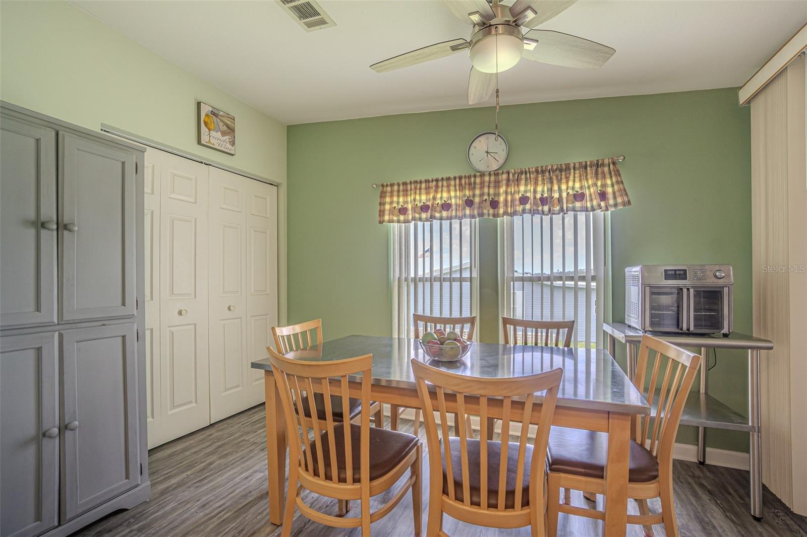 Image 14 of 59 For 37551 Gill Avenue
