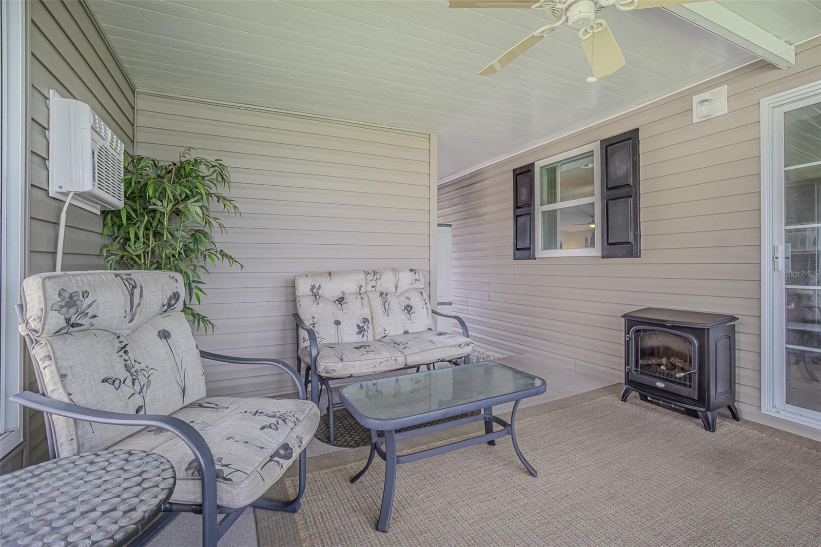 Image 19 of 59 For 37551 Gill Avenue