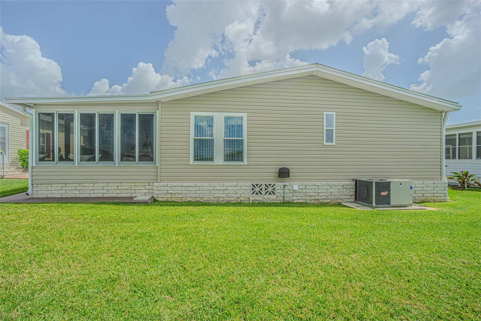 Image 20 of 59 For 37551 Gill Avenue