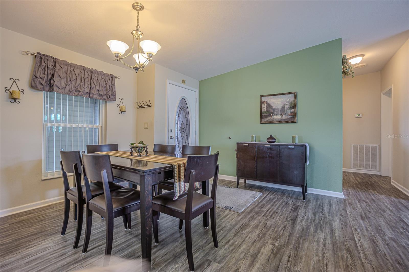 Image 4 of 59 For 37551 Gill Avenue