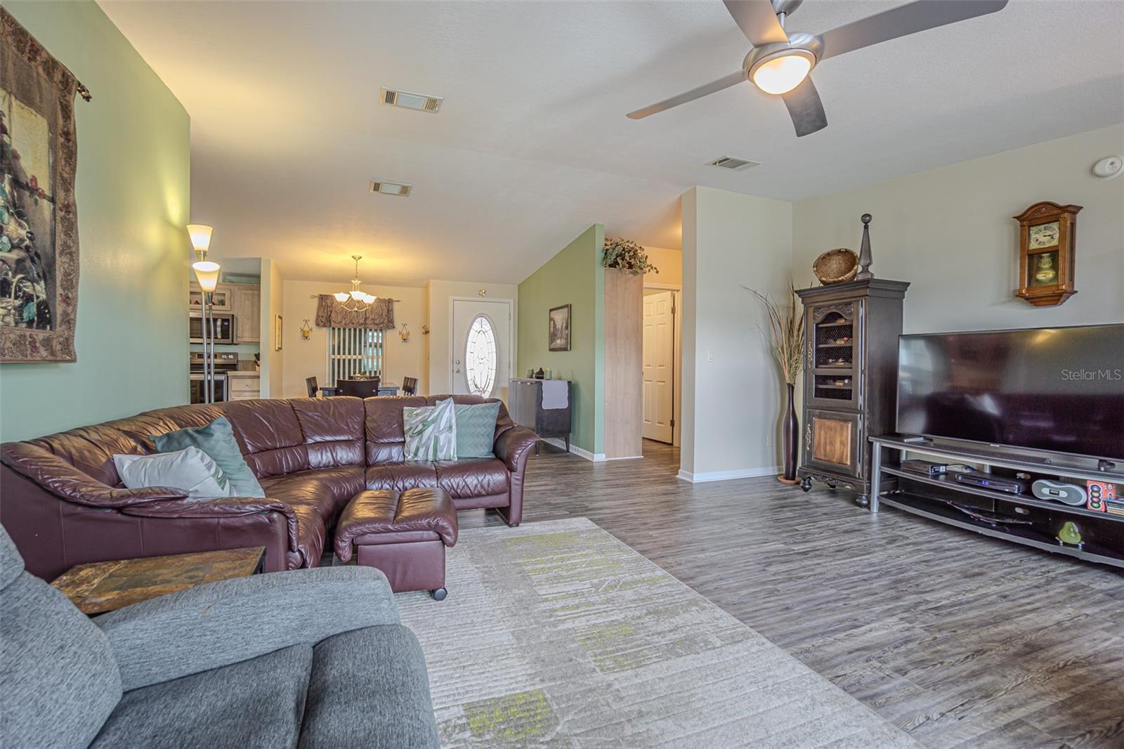 Image 7 of 59 For 37551 Gill Avenue