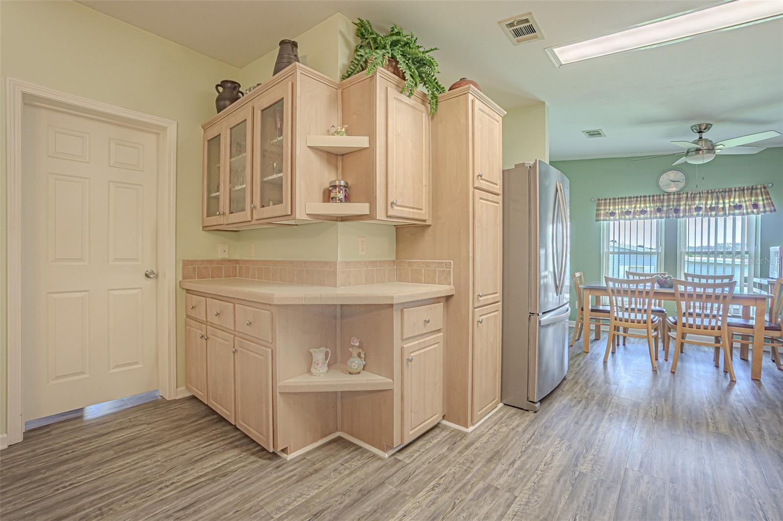 Image 9 of 59 For 37551 Gill Avenue