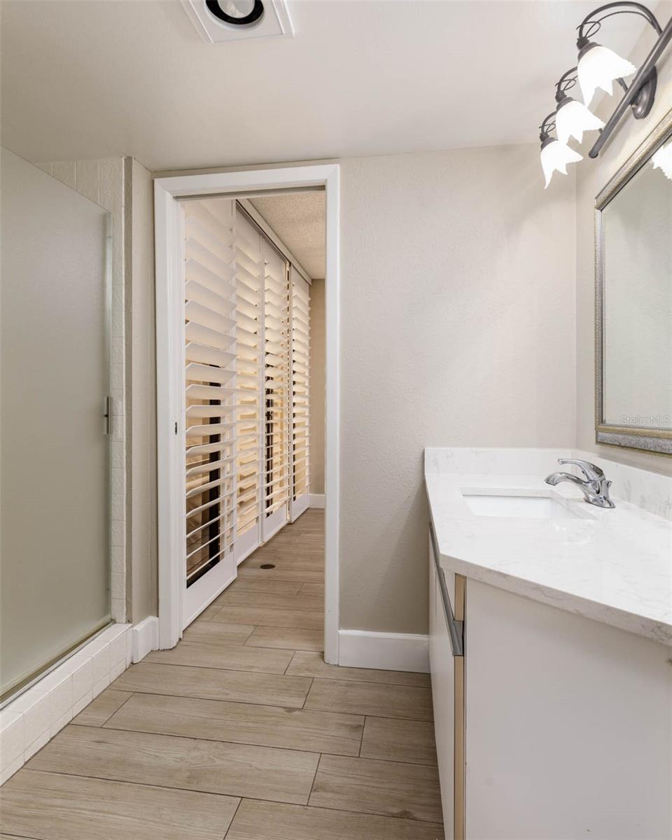 Image 20 of 50 For 2775 Kipps Colony Drive S 205