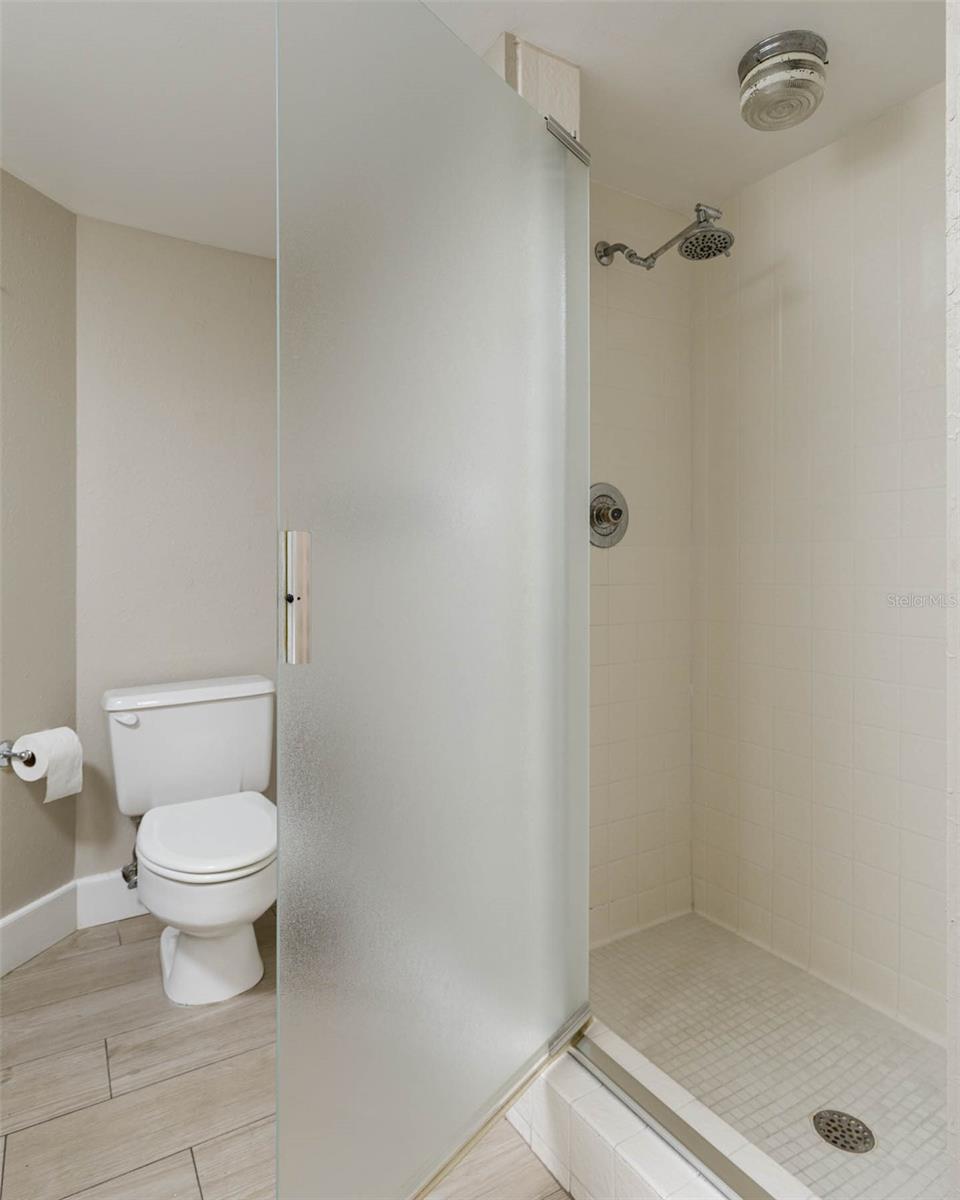 Image 21 of 50 For 2775 Kipps Colony Drive S 205