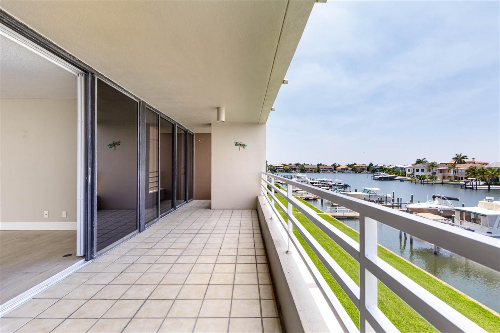 Image 23 of 50 For 2775 Kipps Colony Drive S 205