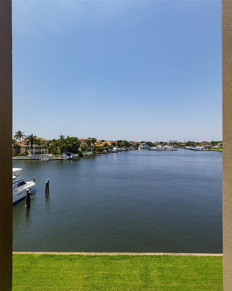 Image 26 of 50 For 2775 Kipps Colony Drive S 205