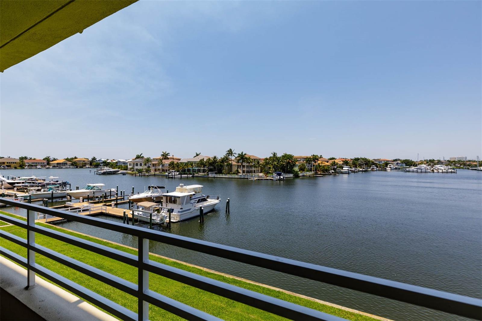 Image 27 of 50 For 2775 Kipps Colony Drive S 205