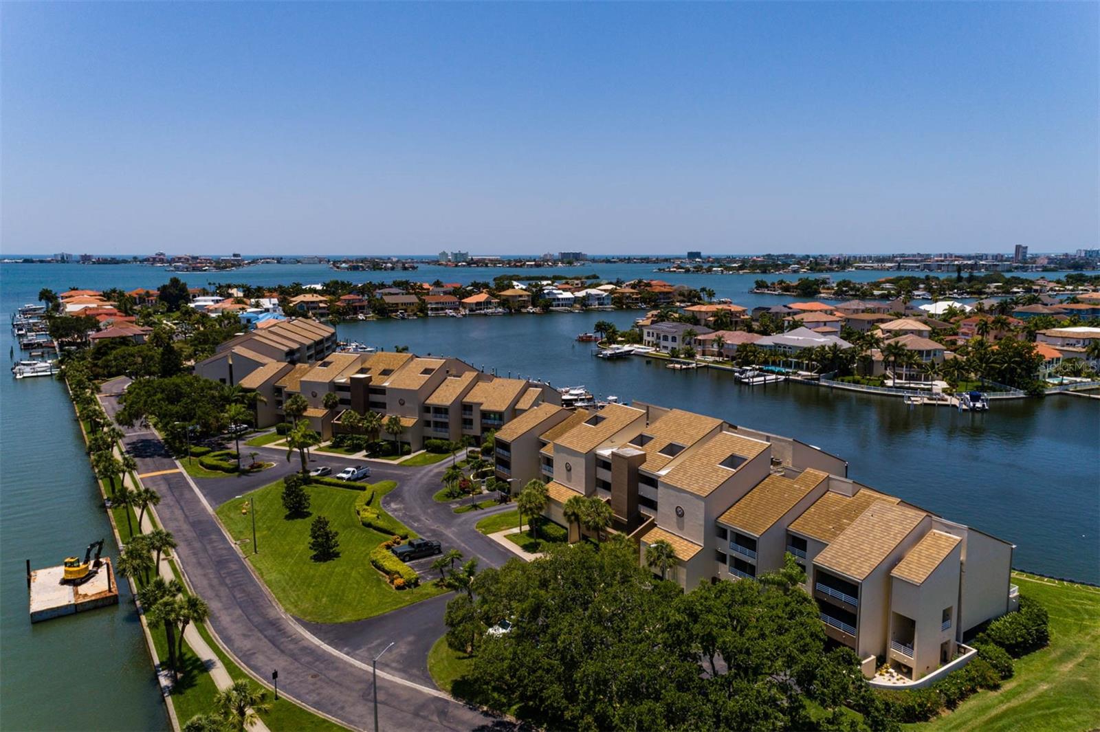 Image 34 of 50 For 2775 Kipps Colony Drive S 205