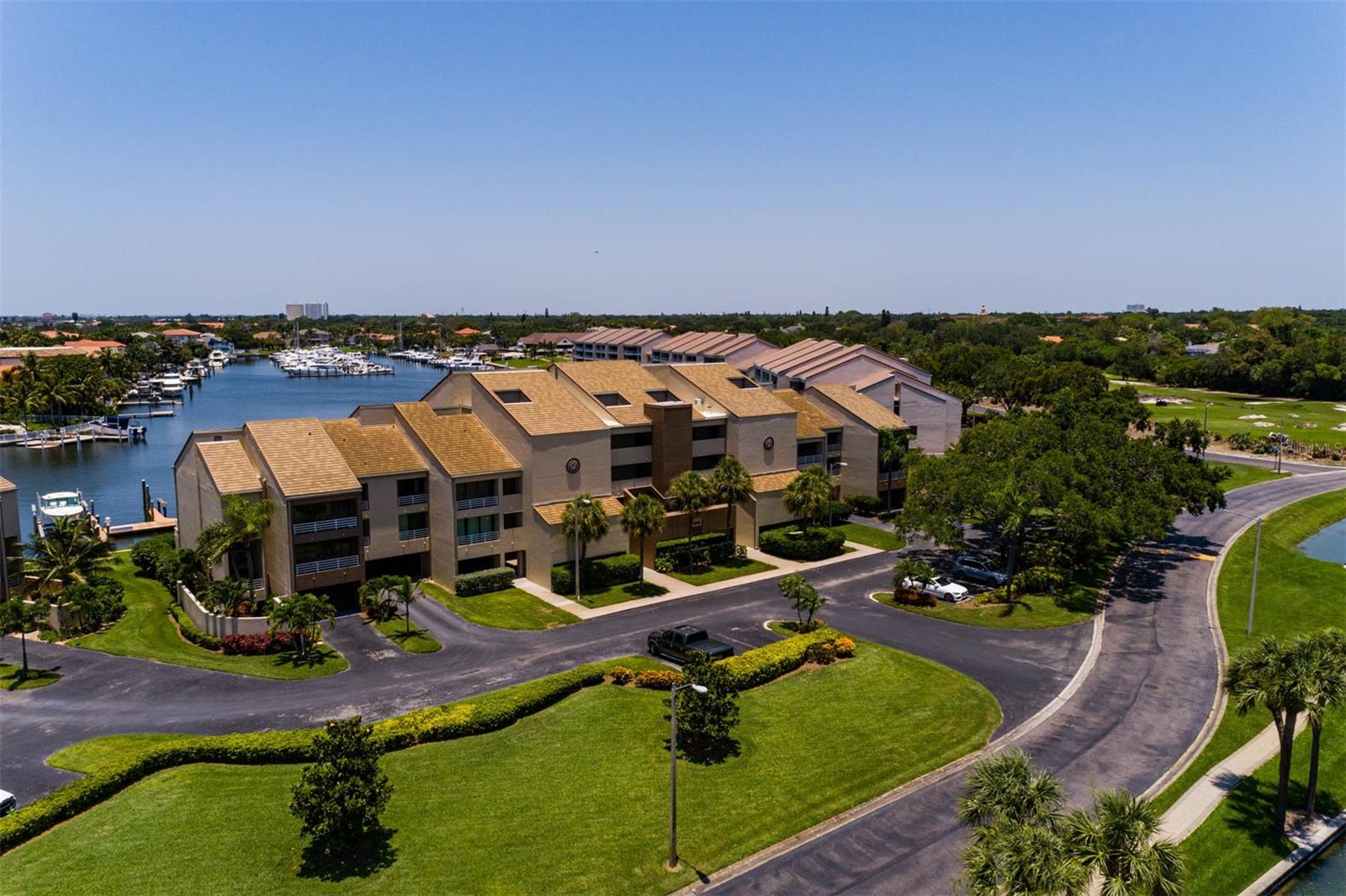 Image 36 of 50 For 2775 Kipps Colony Drive S 205