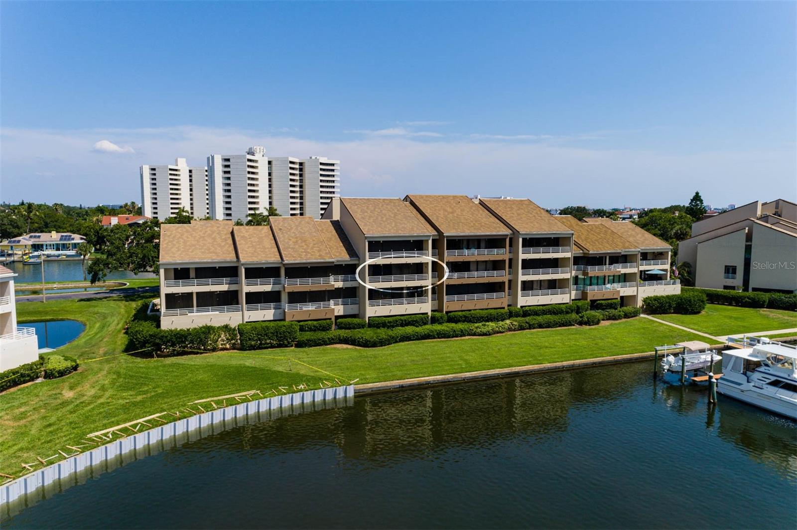 Image 37 of 50 For 2775 Kipps Colony Drive S 205