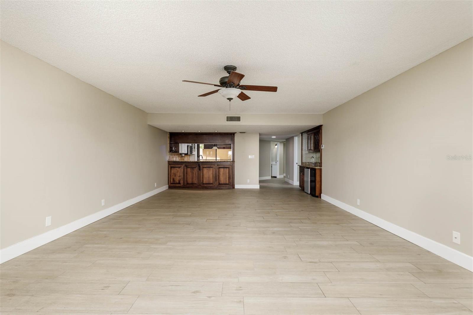 Image 6 of 50 For 2775 Kipps Colony Drive S 205