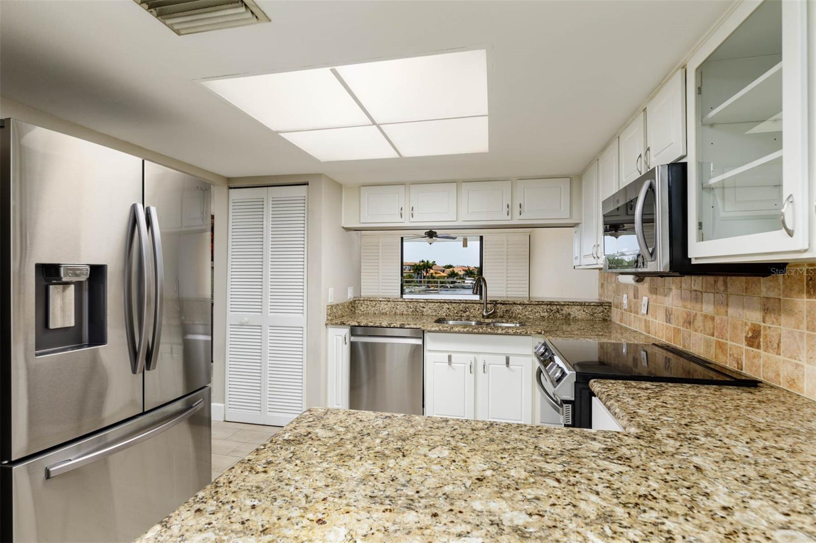 Image 7 of 50 For 2775 Kipps Colony Drive S 205
