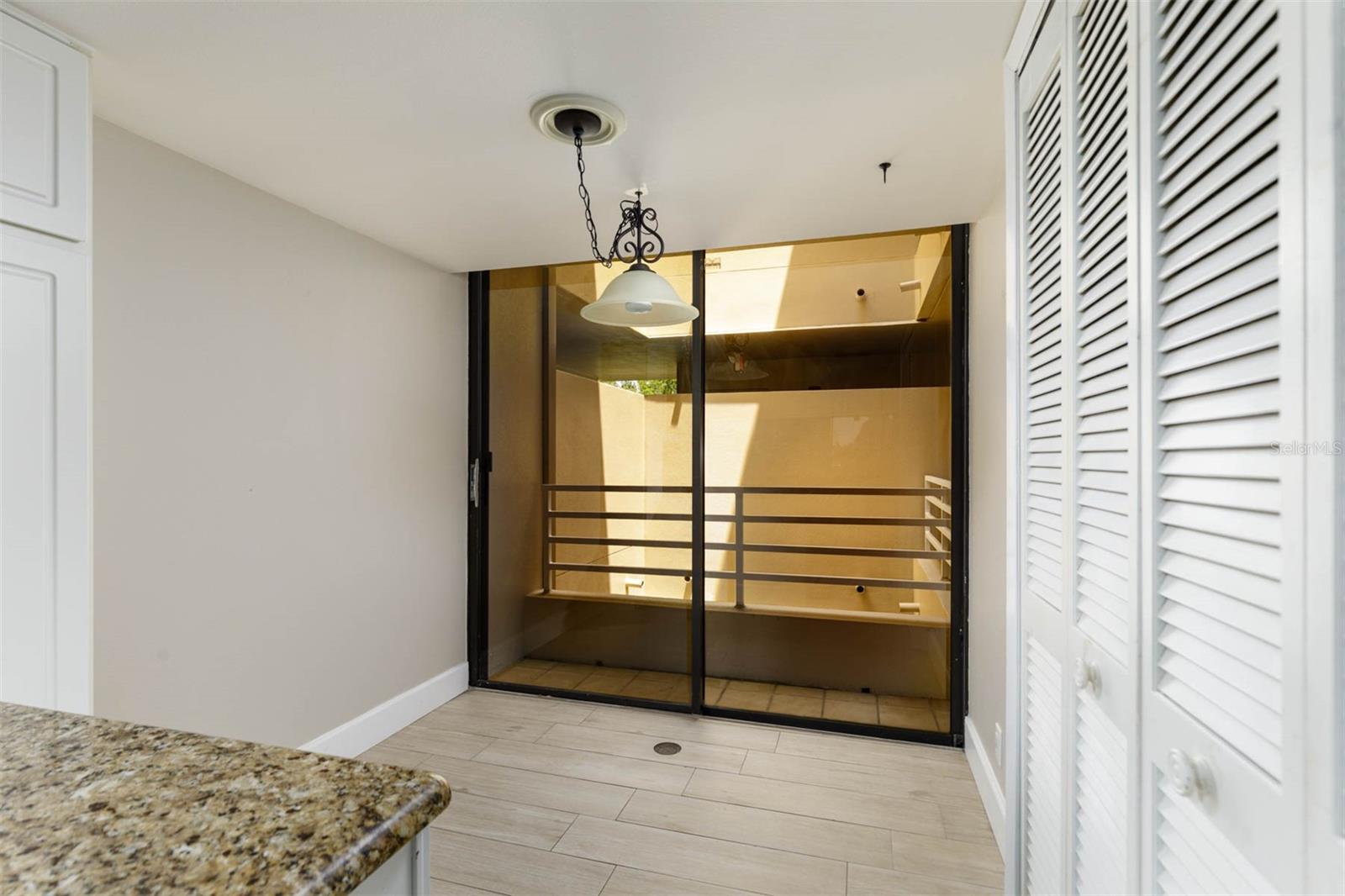 Image 9 of 50 For 2775 Kipps Colony Drive S 205