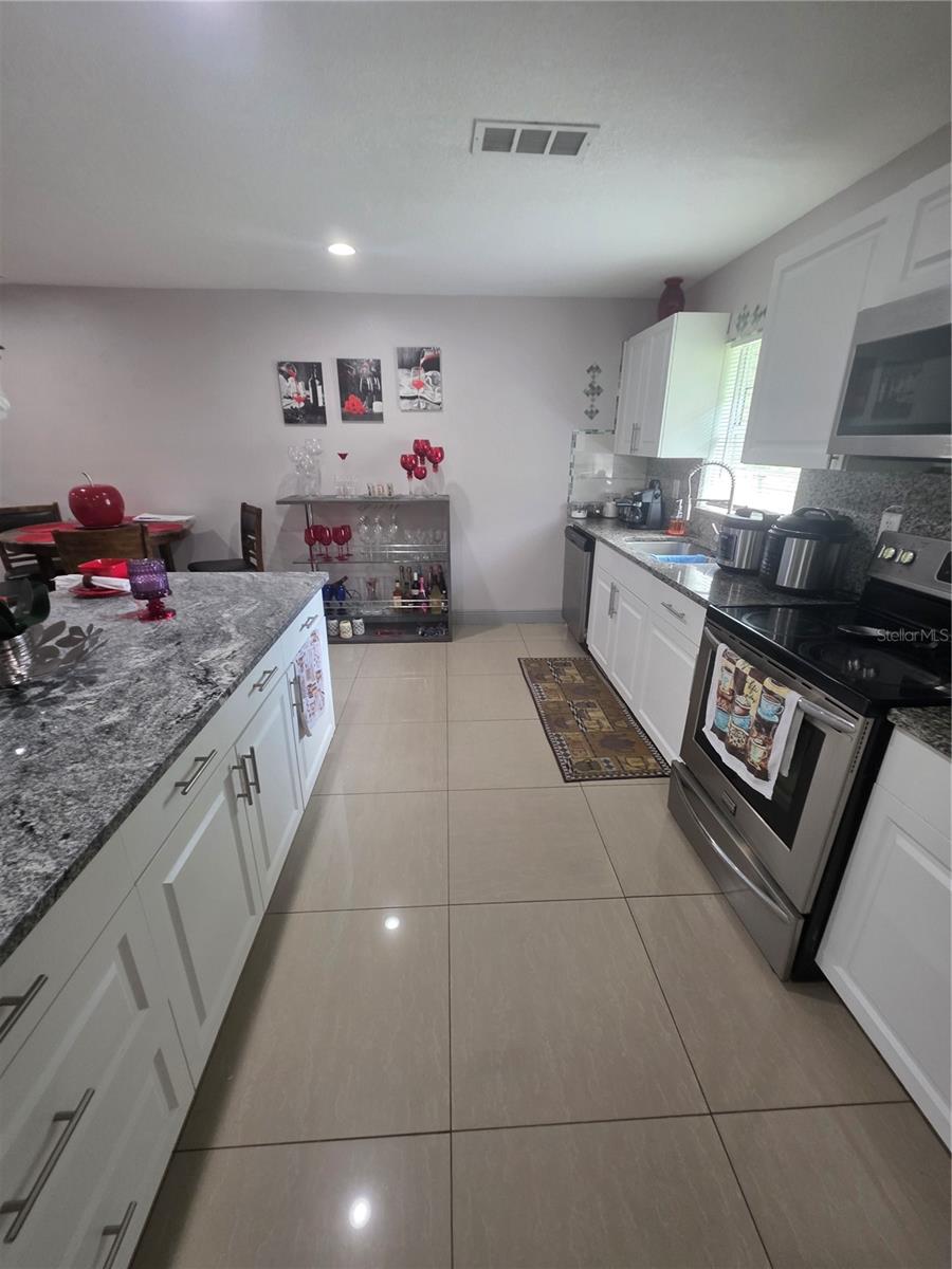 Image 10 of 49 For 2314 View Way
