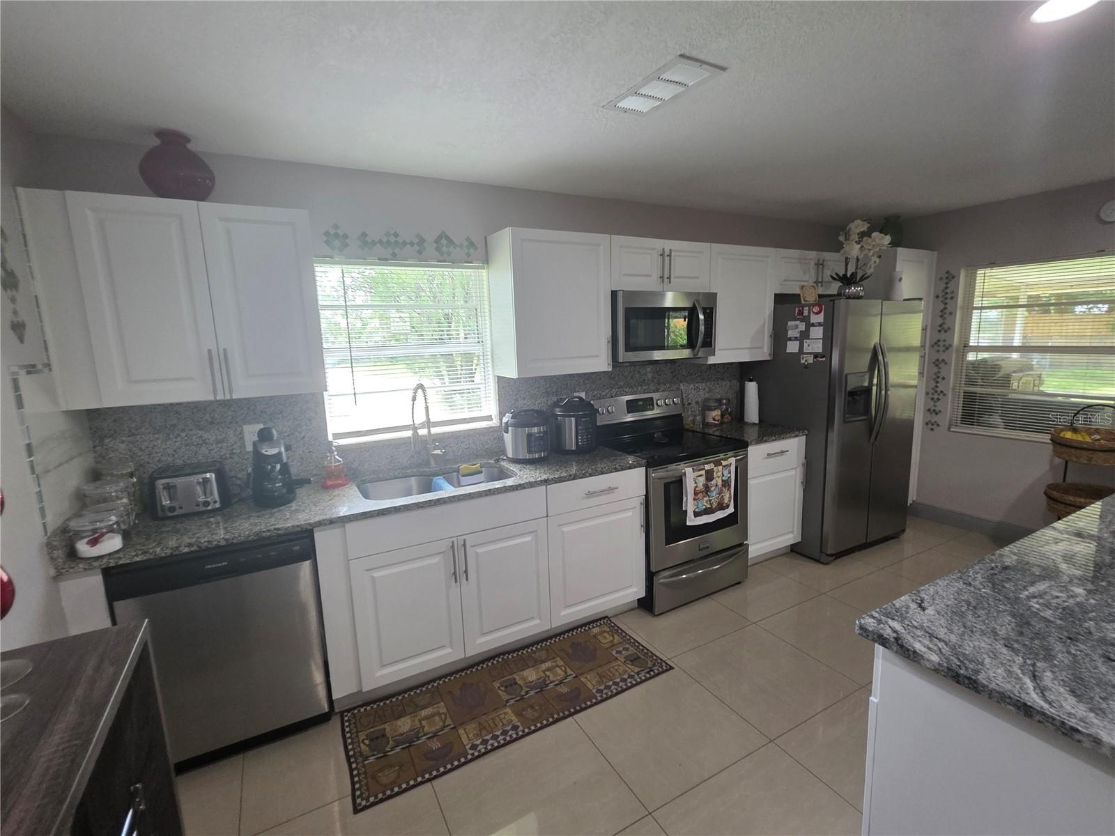 Image 11 of 49 For 2314 View Way