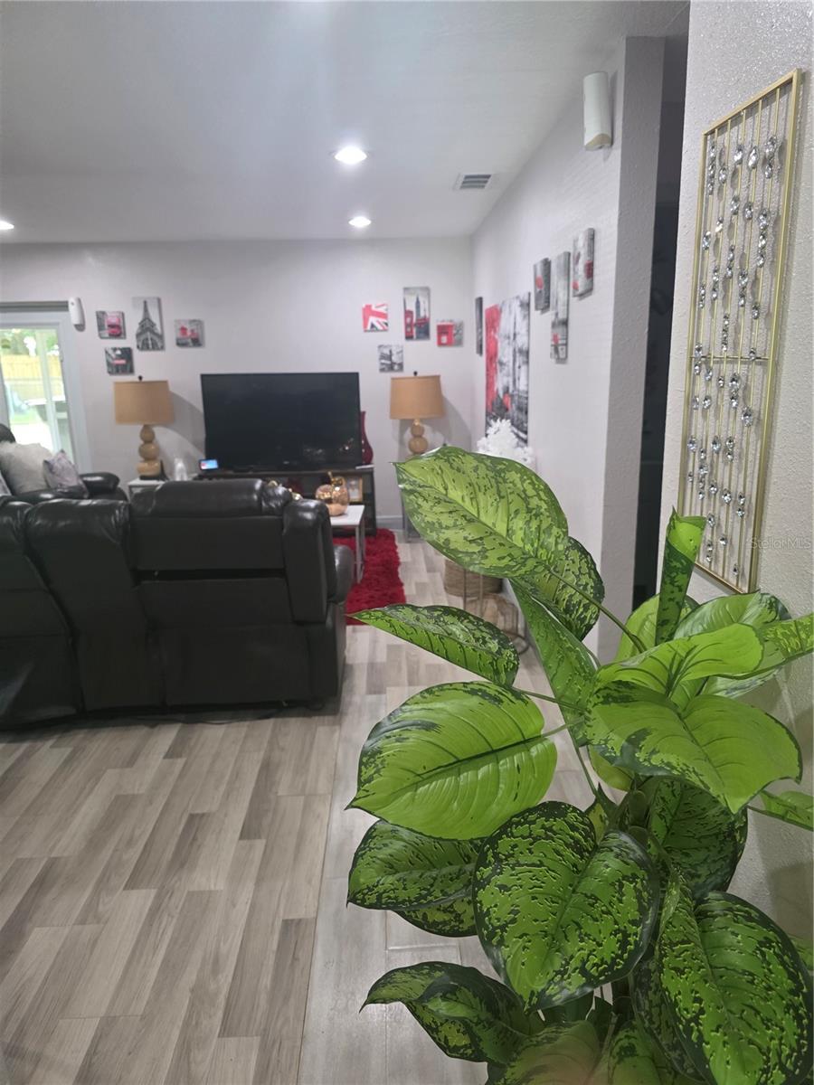 Image 6 of 49 For 2314 View Way
