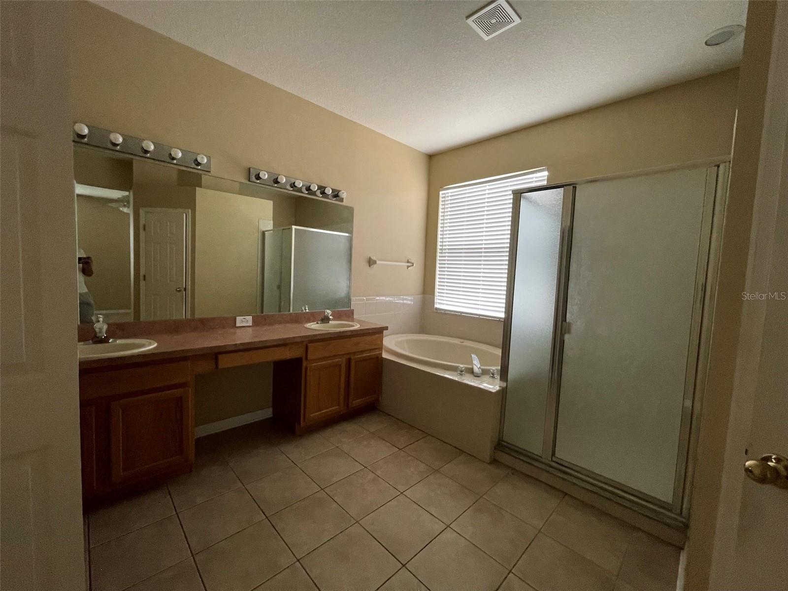 Image 13 of 17 For 13717 Ogakor Drive