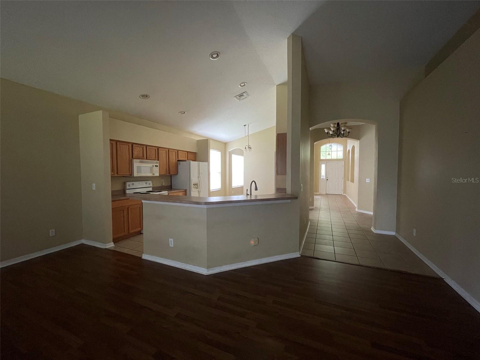 Image 4 of 17 For 13717 Ogakor Drive