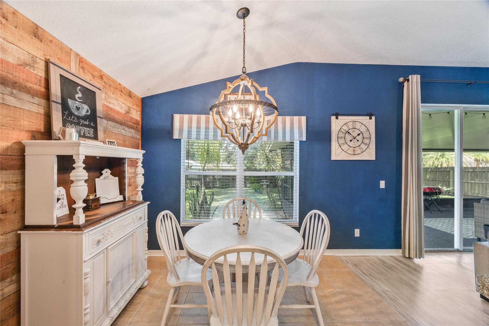 Listing photo id 8 for 208 Citrus Landing Drive