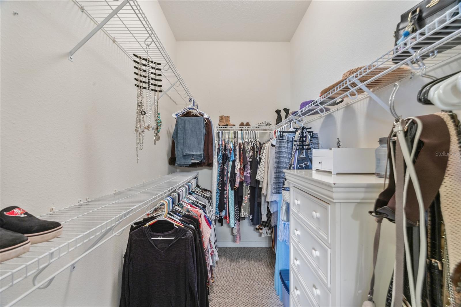 Listing photo id 14 for 208 Citrus Landing Drive