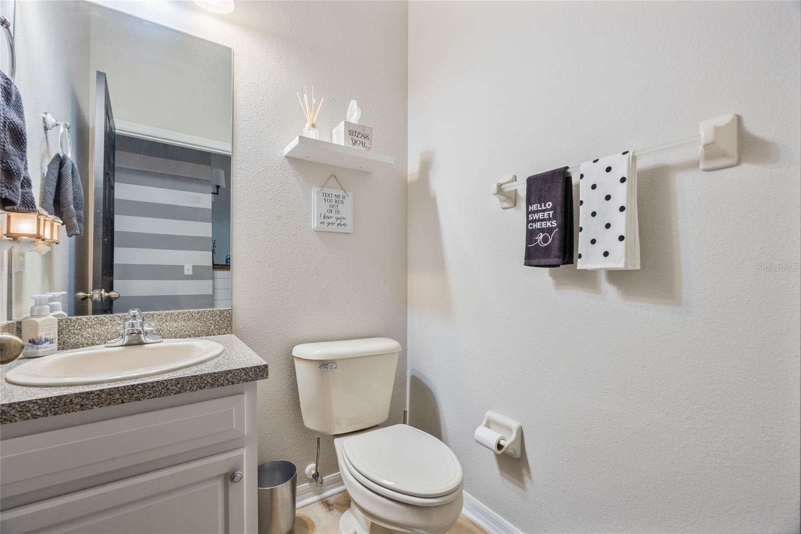 Listing photo id 19 for 208 Citrus Landing Drive