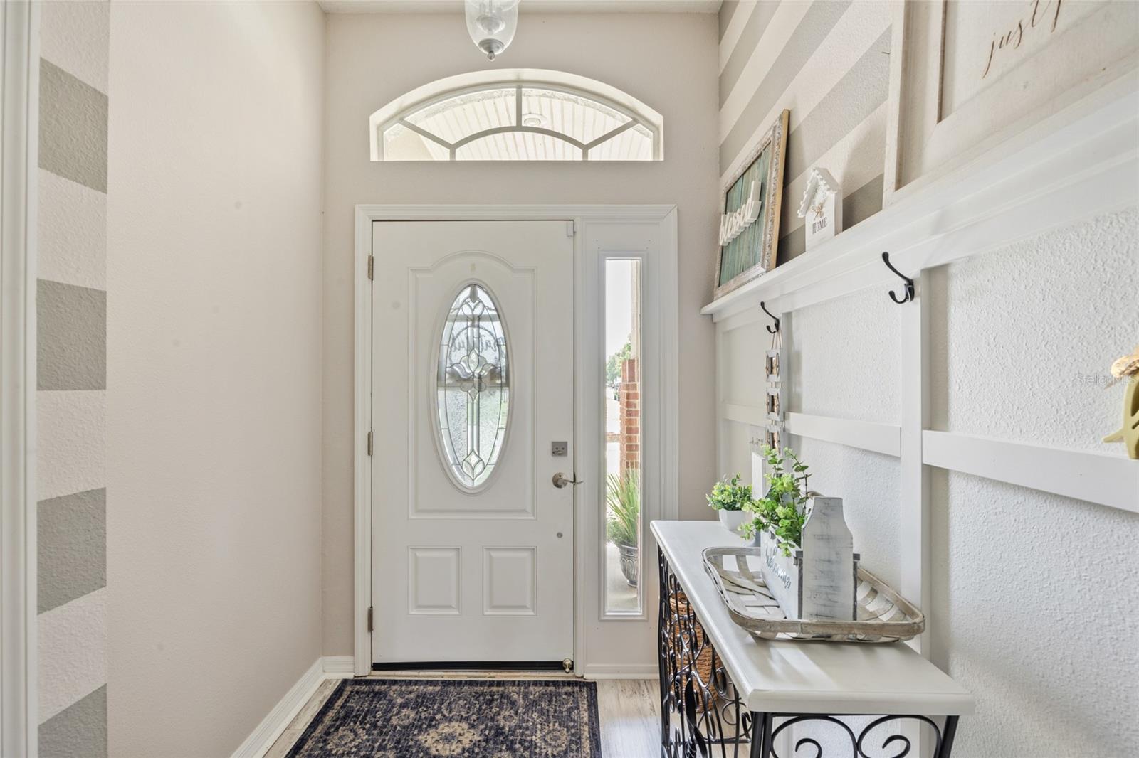 Listing photo id 2 for 208 Citrus Landing Drive