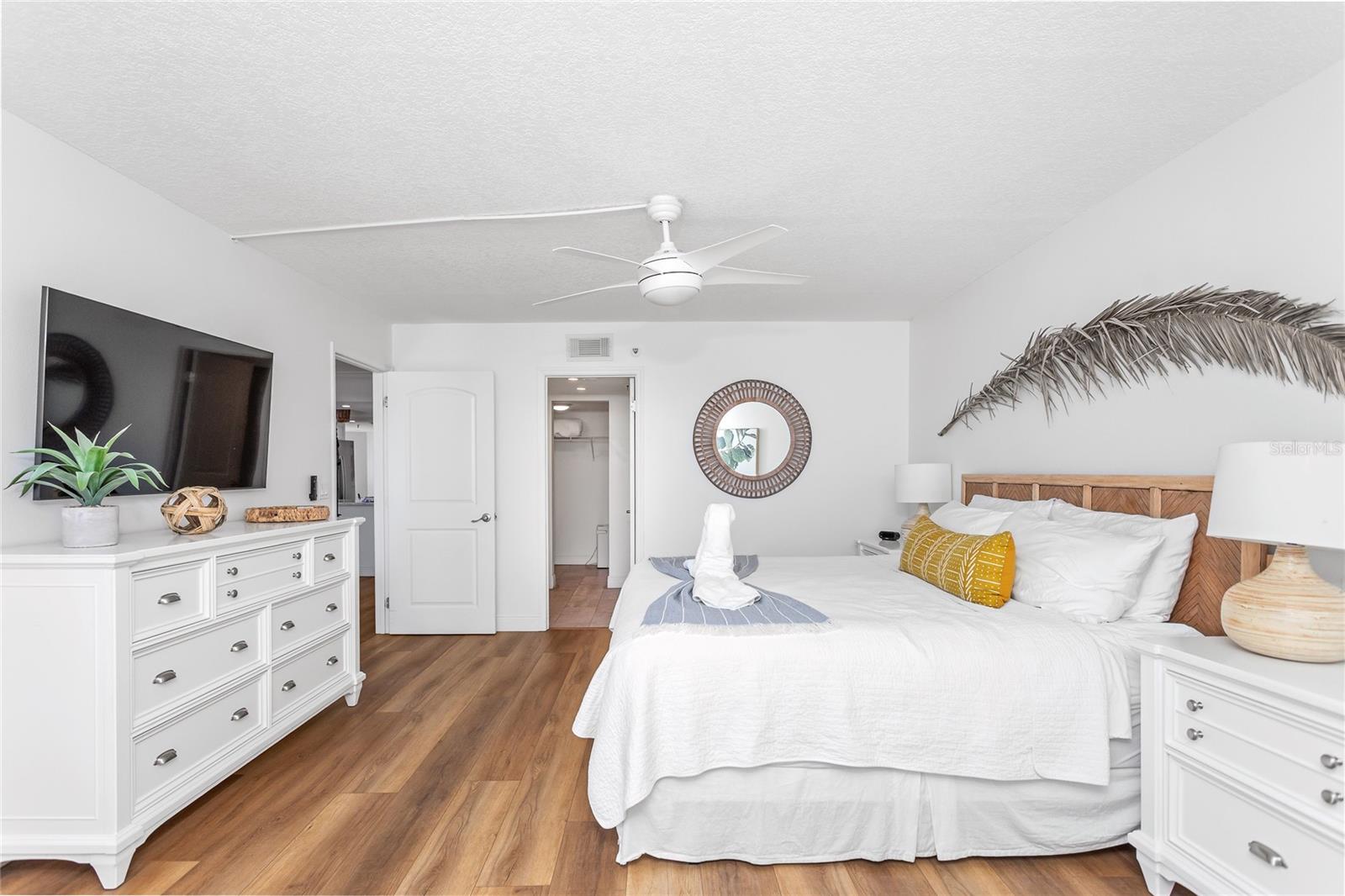 Image 13 of 25 For 18400 Gulf Boulevard 1410