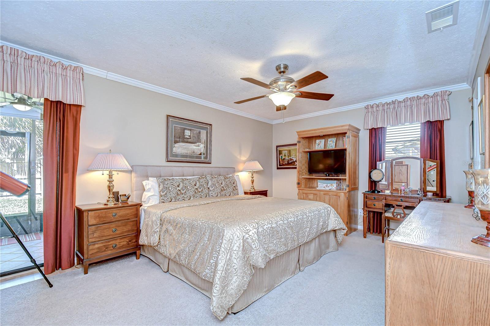 Image 30 of 51 For 15913 Winding Drive