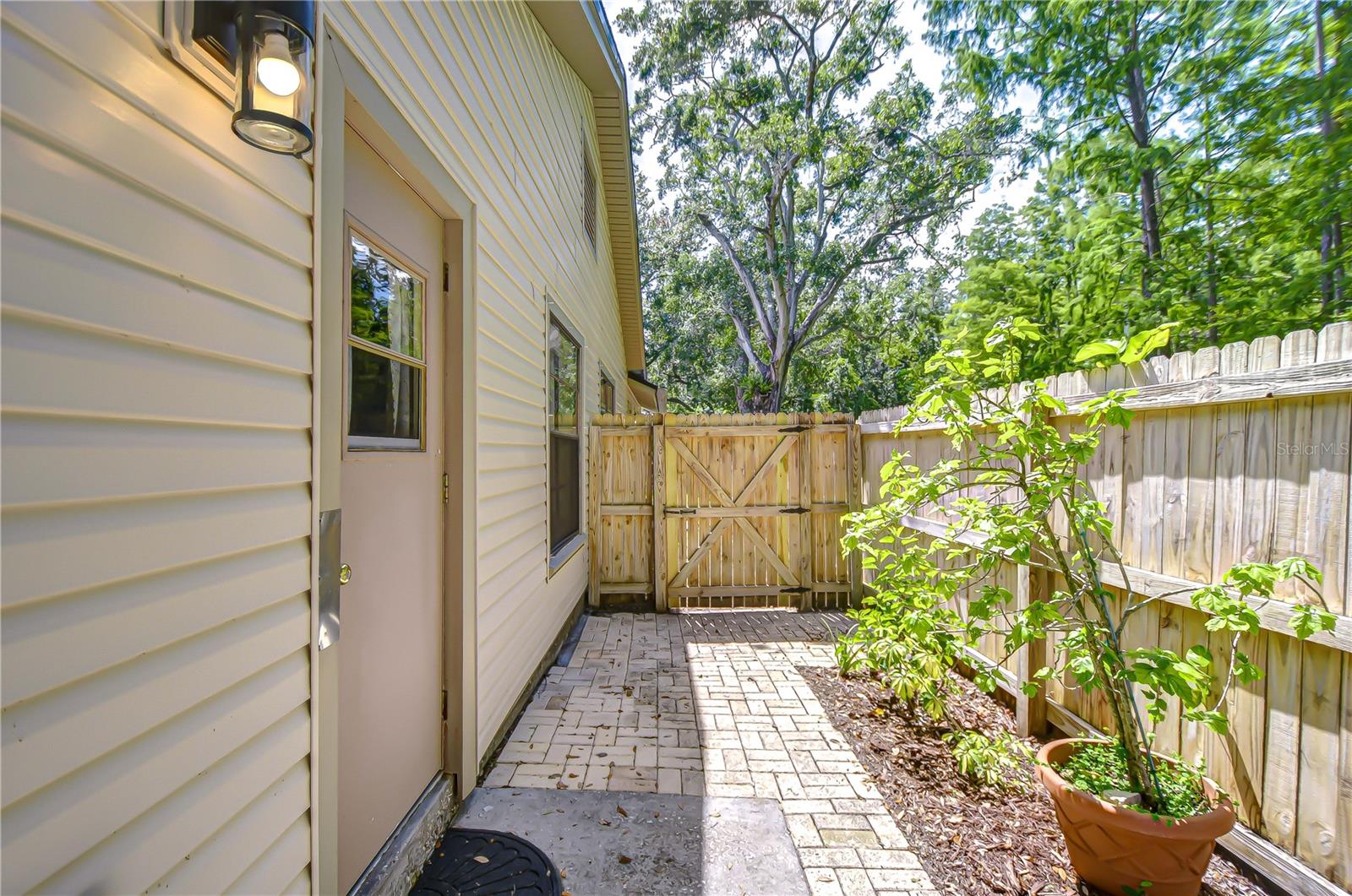 Image 46 of 51 For 15913 Winding Drive