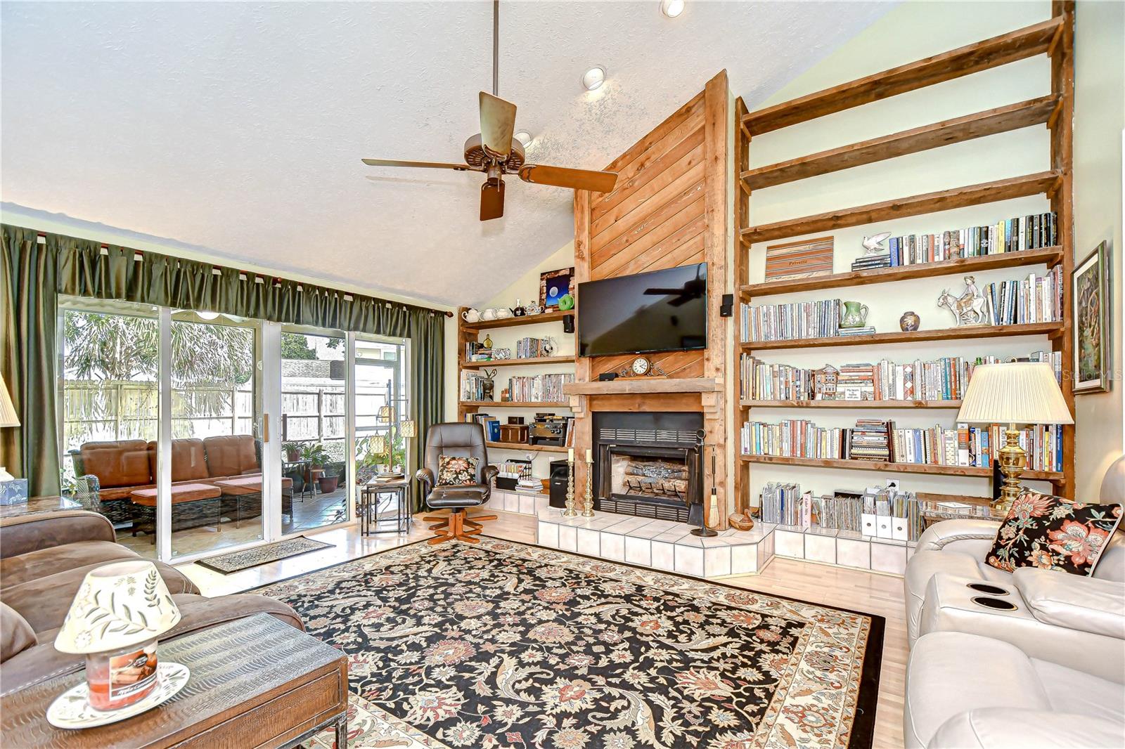 Image 7 of 51 For 15913 Winding Drive
