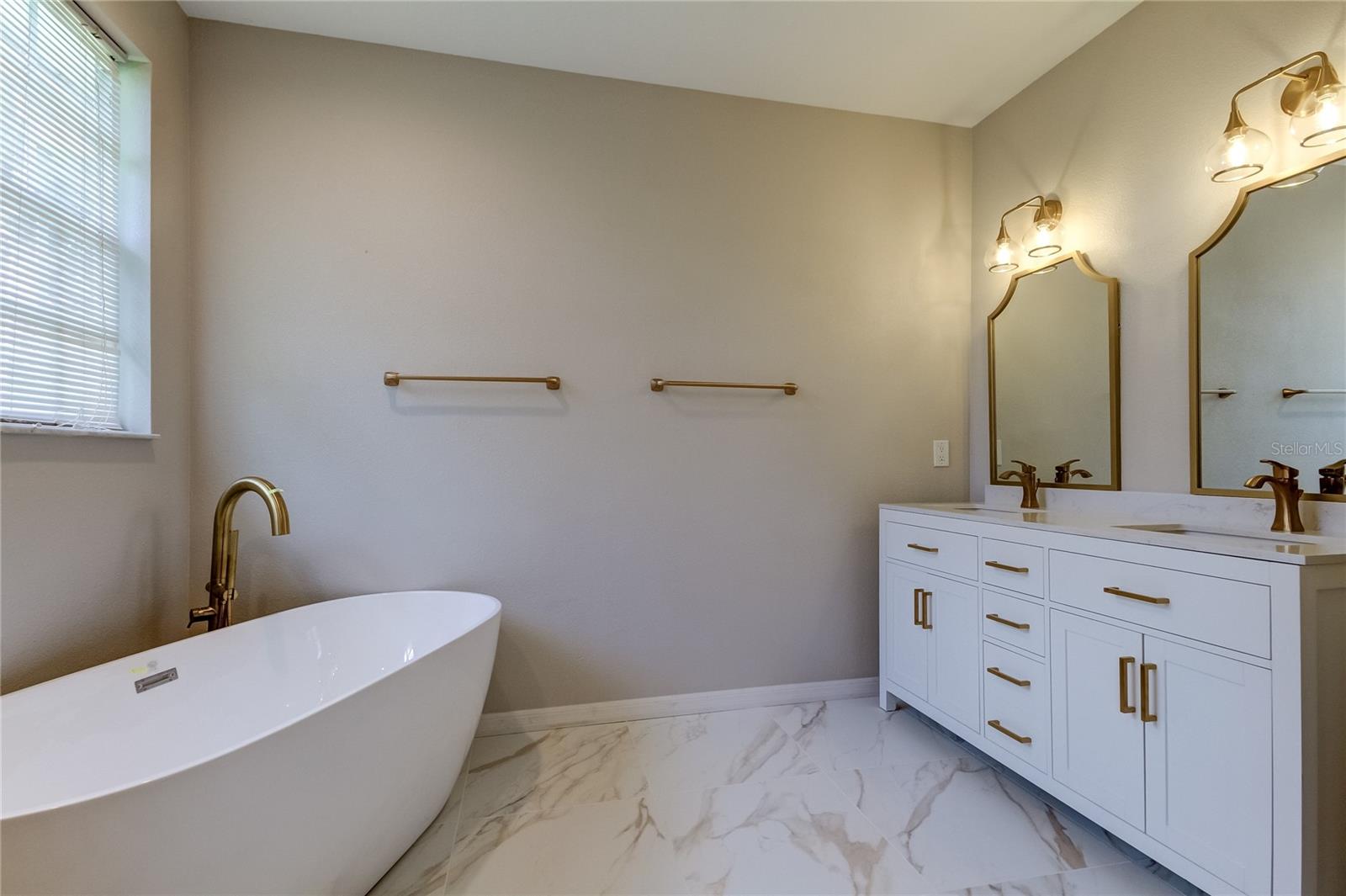 Image 40 of 42 For 14612 Mirabelle Vista Circle