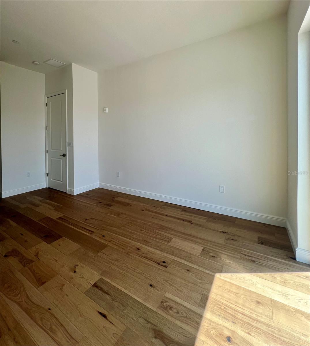Image 9 of 33 For 600 3rd Avenue S 503