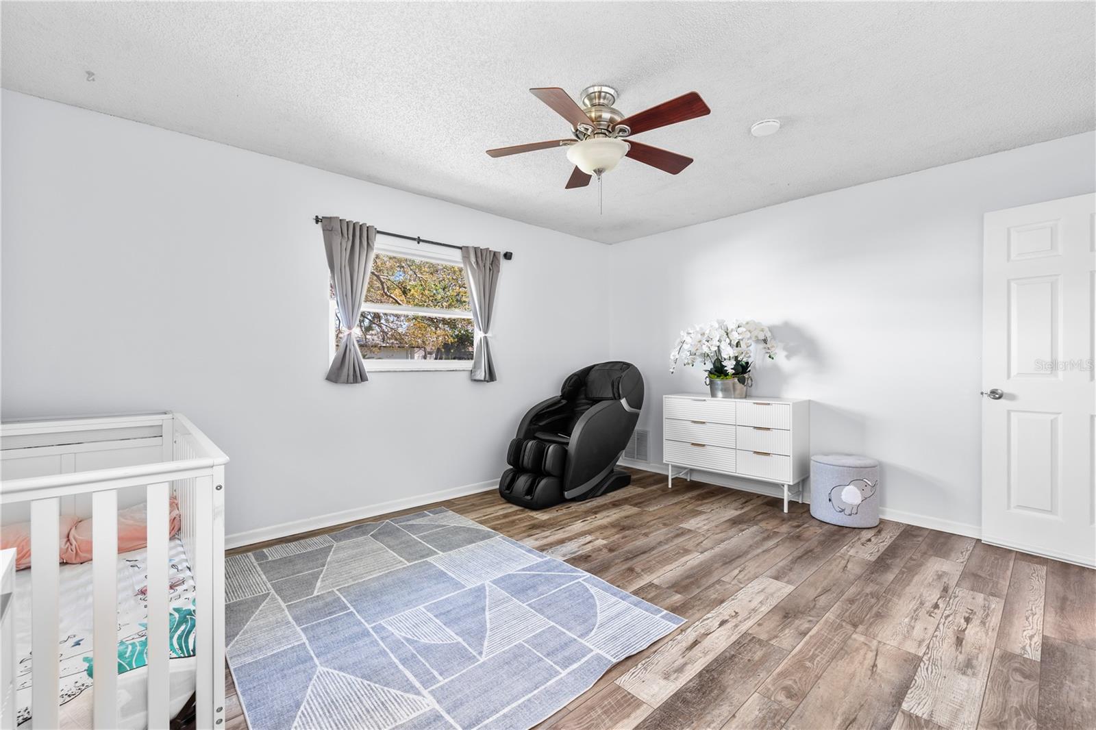 Image 29 of 63 For 12536 116th Street