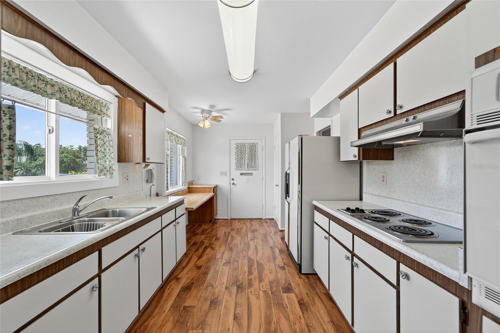 Image 16 of 66 For 1607 Vincennes Drive